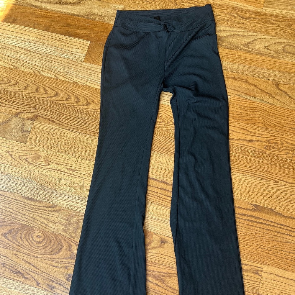 Shein Black Ribbed Flare Leggings Women's size M/US 6/EU 38